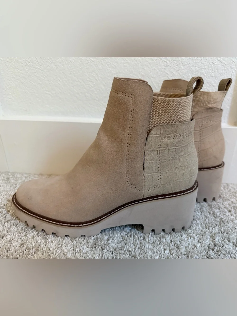 Dolce Vita Huey H20 Chelsea Lug Sole Bootie - Dune Suede